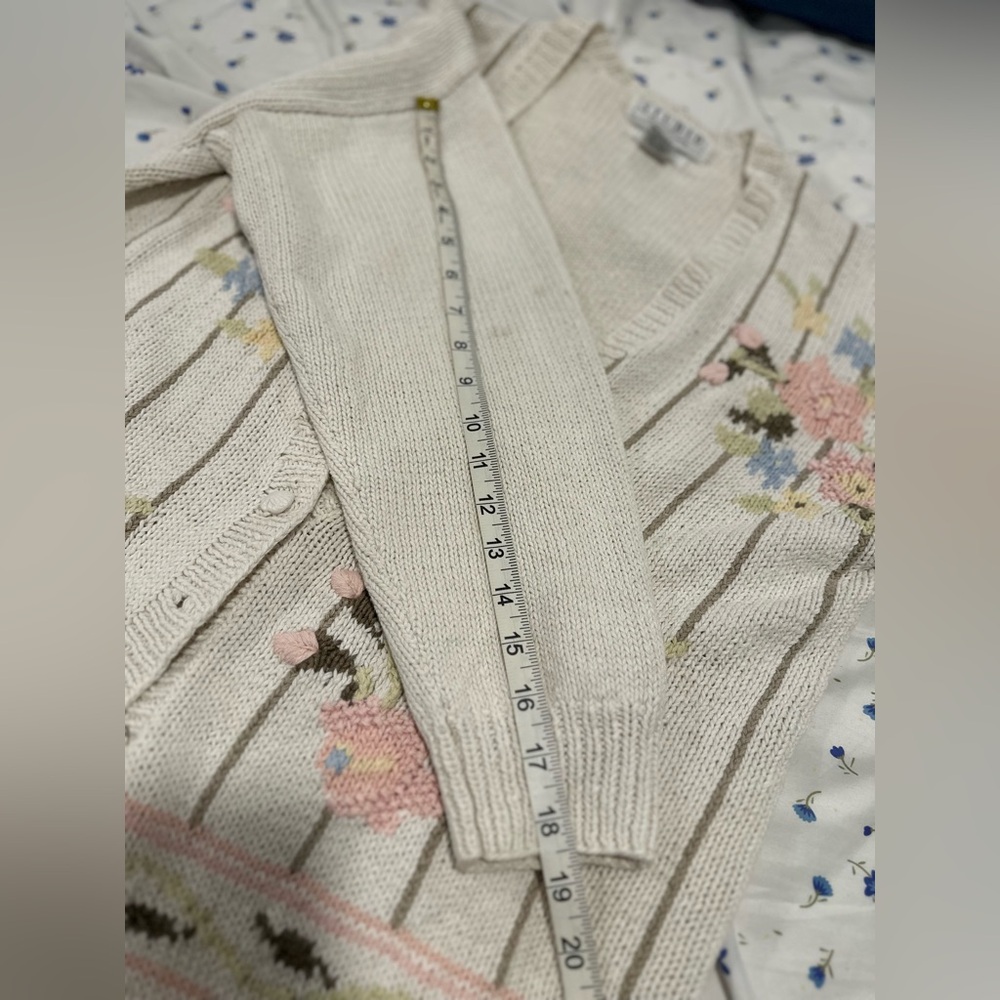 VTG Studio Style Sz: M Cream Hand Knit Cardigan Grandmacore Floral Cottagecore - Picture 5 of 13
